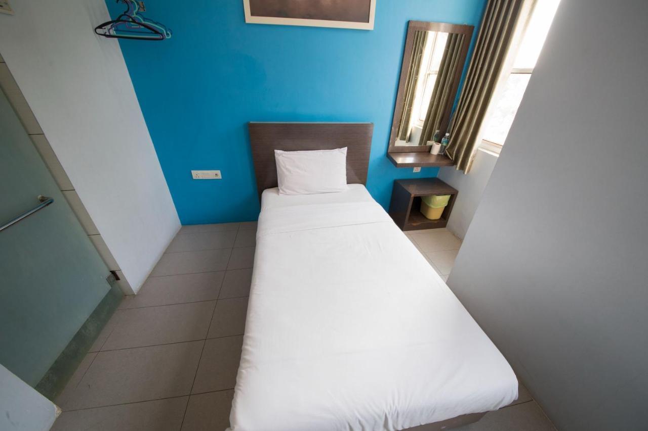 Golden Pearl Hotel Near Universiti Tun Hussein Onn Malaysia Uthm Batu Pahat Exterior foto