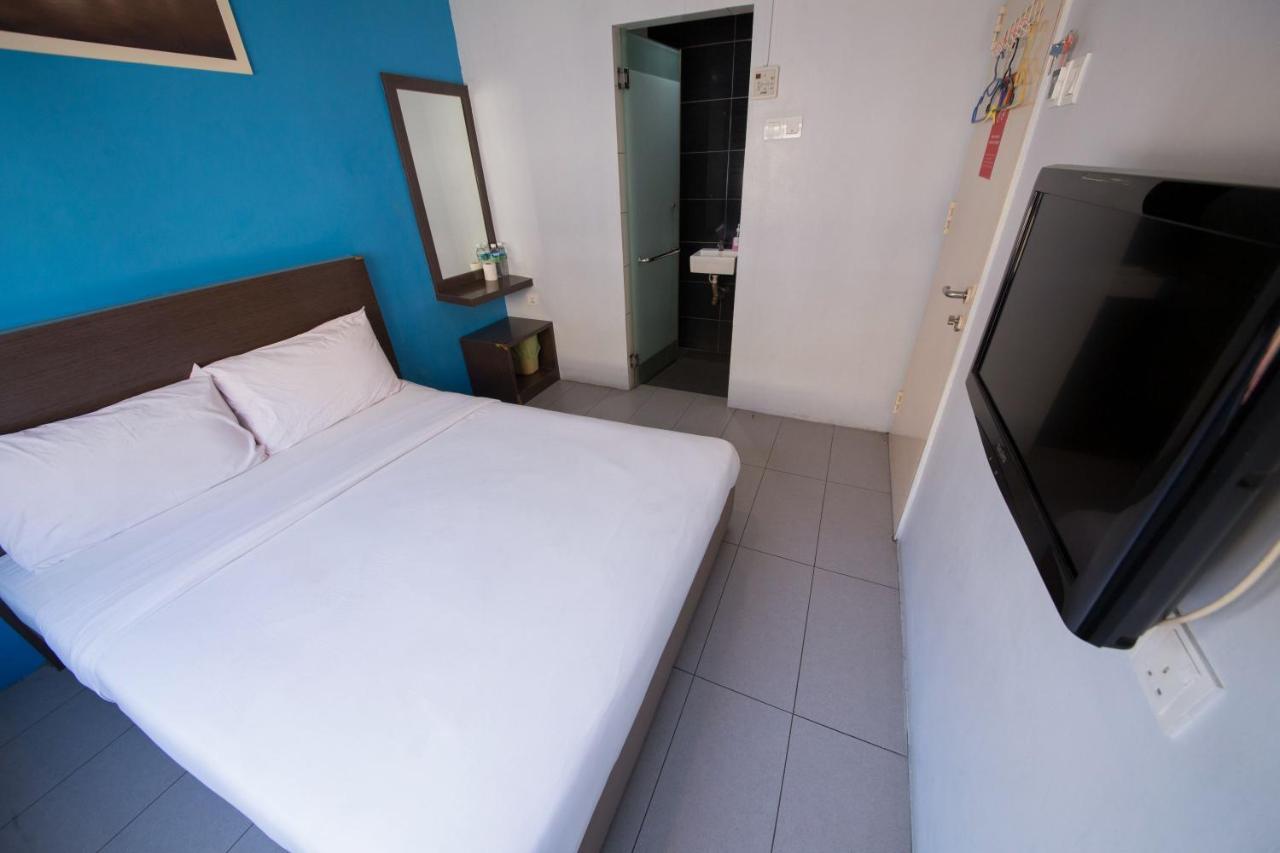 Golden Pearl Hotel Near Universiti Tun Hussein Onn Malaysia Uthm Batu Pahat Exterior foto